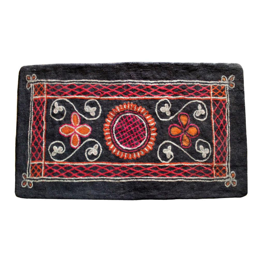 Jen - The Woollen Carpet - Ghongadi.com