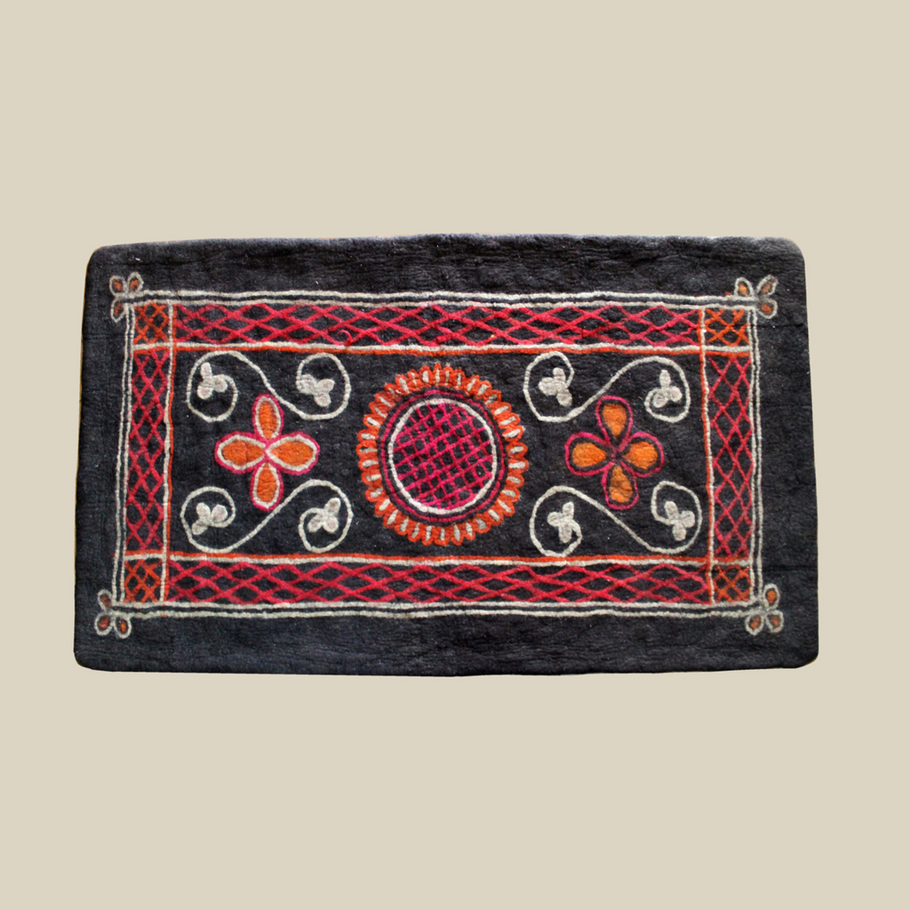 Jen - The Woollen Carpet - Ghongadi.com