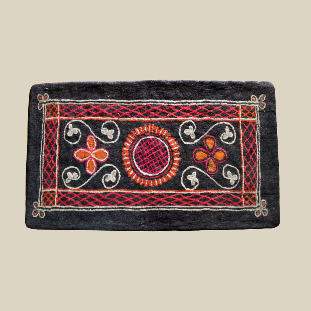 Jen - The Woollen Carpet - Ghongadi.com